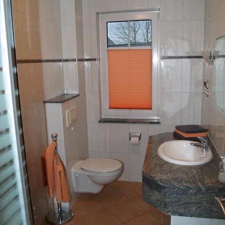 Grosses Fuer 6 Personen Im Ostseebad Holiday home Binz
